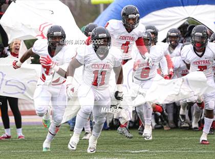 Thumbnail 2 in Memphis East vs. Knoxville Central  (TSSAA Division I Class 4A Final) photogallery.
