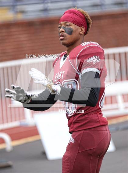 Thumbnail 2 in Memphis East vs. Knoxville Central  (TSSAA Division I Class 4A Final) photogallery.