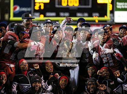 Thumbnail 2 in Memphis East vs. Knoxville Central  (TSSAA Division I Class 4A Final) photogallery.