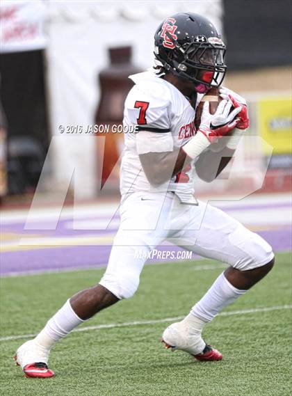 Thumbnail 2 in Memphis East vs. Knoxville Central  (TSSAA Division I Class 4A Final) photogallery.