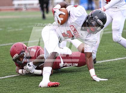Thumbnail 2 in Memphis East vs. Knoxville Central  (TSSAA Division I Class 4A Final) photogallery.