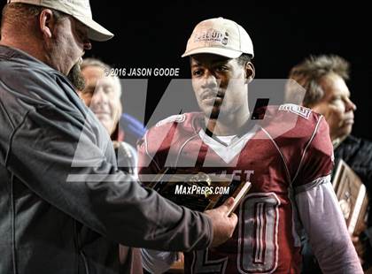 Thumbnail 2 in Memphis East vs. Knoxville Central  (TSSAA Division I Class 4A Final) photogallery.