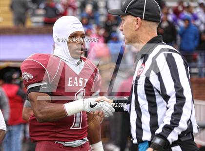 Thumbnail 2 in Memphis East vs. Knoxville Central  (TSSAA Division I Class 4A Final) photogallery.