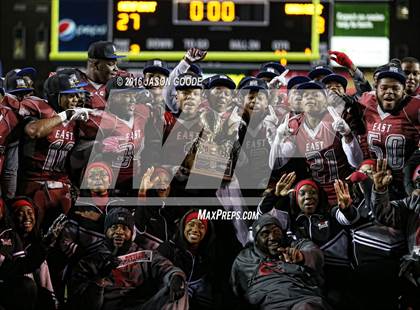 Thumbnail 1 in Memphis East vs. Knoxville Central  (TSSAA Division I Class 4A Final) photogallery.