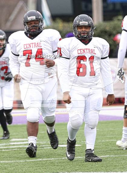 Thumbnail 2 in Memphis East vs. Knoxville Central  (TSSAA Division I Class 4A Final) photogallery.