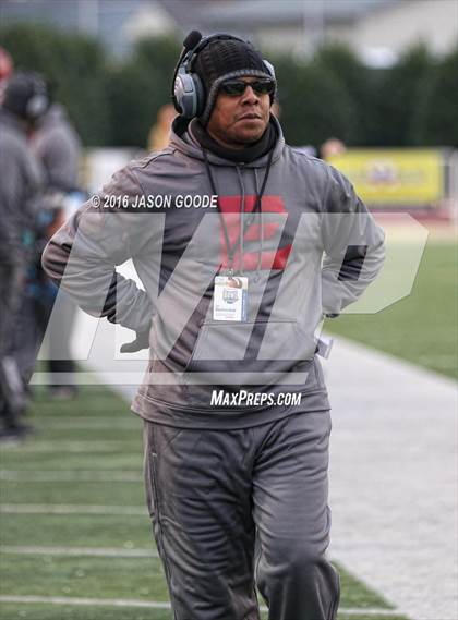 Thumbnail 2 in Memphis East vs. Knoxville Central  (TSSAA Division I Class 4A Final) photogallery.