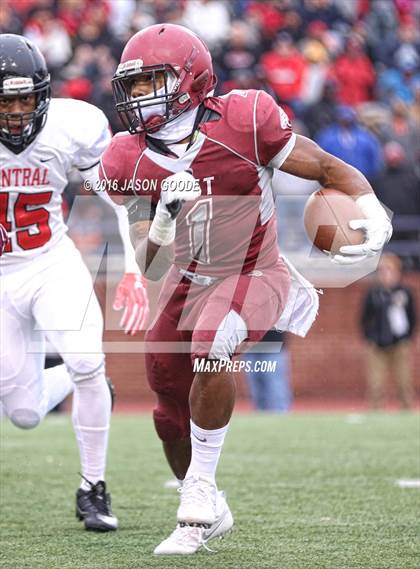 Thumbnail 3 in Memphis East vs. Knoxville Central  (TSSAA Division I Class 4A Final) photogallery.