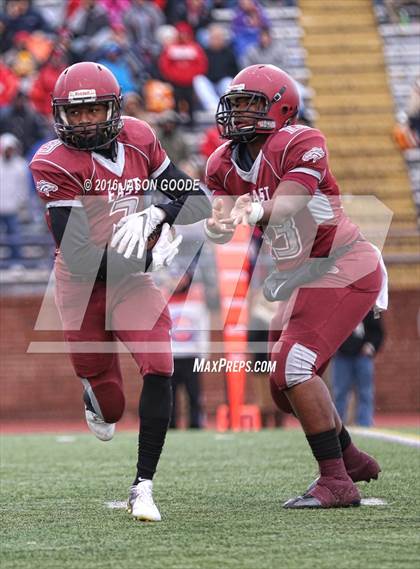 Thumbnail 1 in Memphis East vs. Knoxville Central  (TSSAA Division I Class 4A Final) photogallery.