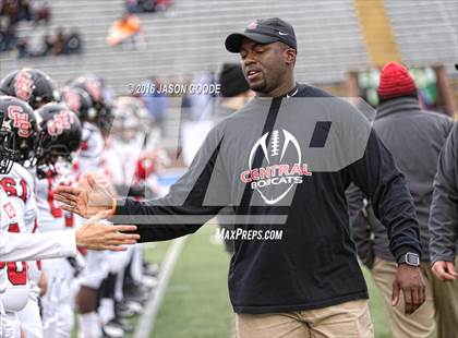 Thumbnail 3 in Memphis East vs. Knoxville Central  (TSSAA Division I Class 4A Final) photogallery.