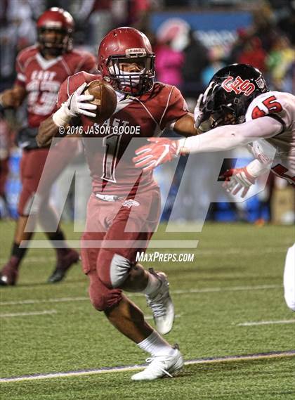 Thumbnail 2 in Memphis East vs. Knoxville Central  (TSSAA Division I Class 4A Final) photogallery.