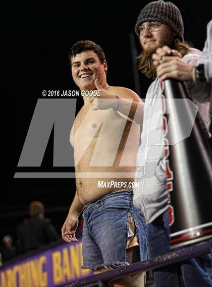 Thumbnail 2 in Memphis East vs. Knoxville Central  (TSSAA Division I Class 4A Final) photogallery.
