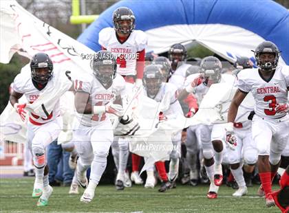 Thumbnail 1 in Memphis East vs. Knoxville Central  (TSSAA Division I Class 4A Final) photogallery.