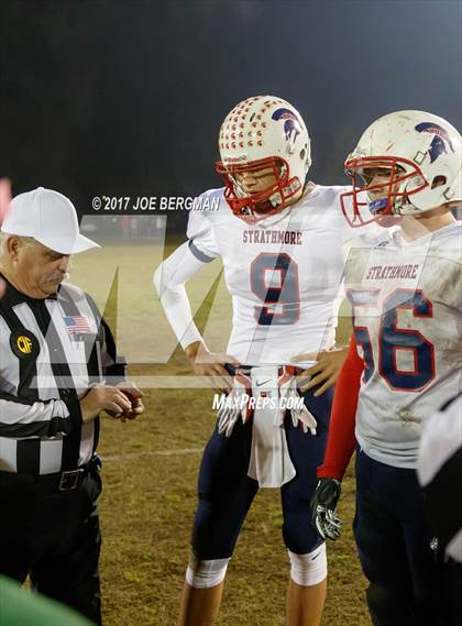 Thumbnail 3 in Strathmore vs. Hilmar (CIF D6 2A Play-in Game) photogallery.