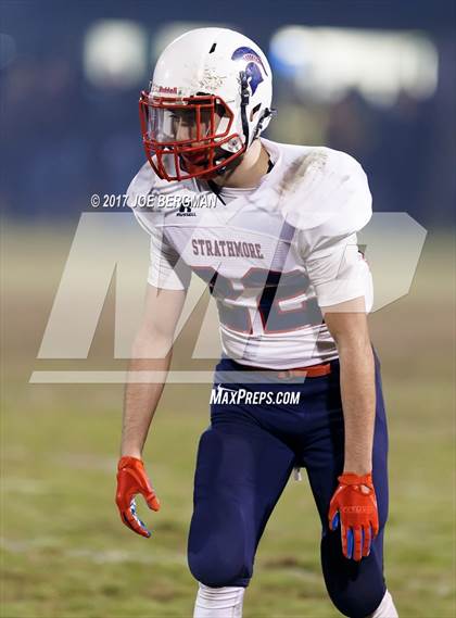 Thumbnail 3 in Strathmore vs. Hilmar (CIF D6 2A Play-in Game) photogallery.