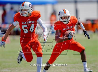 Thumbnail 1 in Brentwood School vs Polytechnic photogallery.