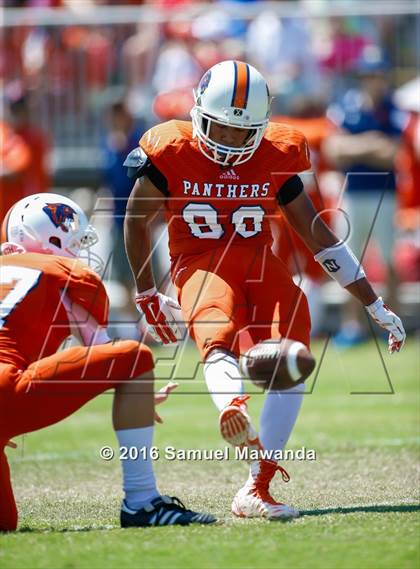 Thumbnail 1 in Brentwood School vs Polytechnic photogallery.