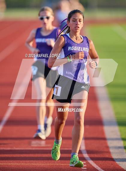 Thumbnail 3 in Lake Houston Conquerors Invitational (3200M) photogallery.