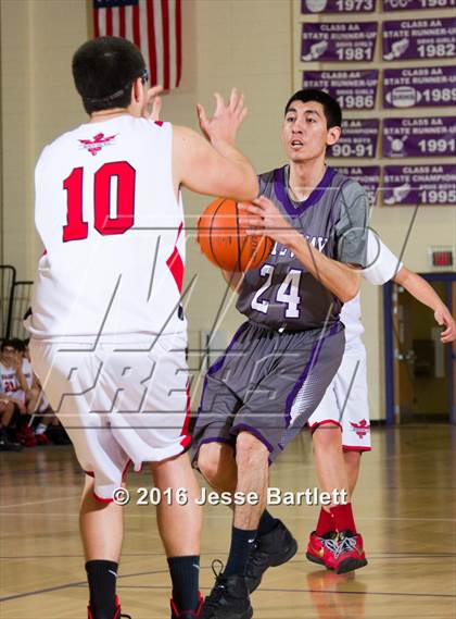 Thumbnail 1 in Gateway Christian vs. Monte Del Sol Charter photogallery.