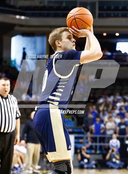 Thumbnail 2 in Lloyd Memorial vs Highlands (9th Region Quarterfinals) photogallery.