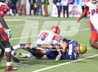 Thumbnail 2 in Pulaski Academy vs. McClellan (AAA 5A Final) photogallery.