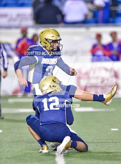 Thumbnail 1 in Pulaski Academy vs. McClellan (AAA 5A Final) photogallery.