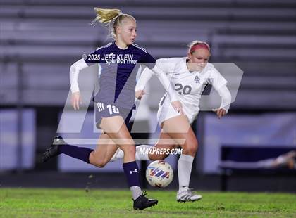 Thumbnail 1 in Spanish River vs Boca Raton (FHSAA 7A District 14 Semifinal) photogallery.