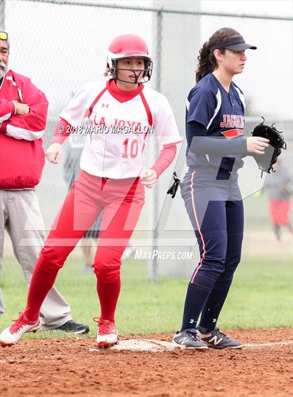 Thumbnail 2 in La Joya vs Economedes (La Joya Tournament) photogallery.