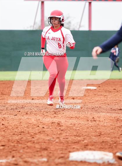 Thumbnail 2 in La Joya vs Economedes (La Joya Tournament) photogallery.