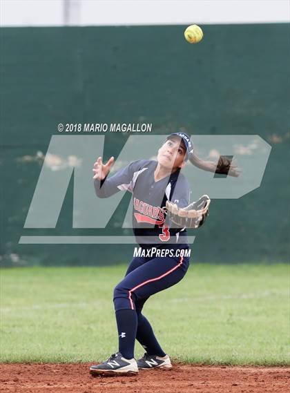Thumbnail 3 in La Joya vs Economedes (La Joya Tournament) photogallery.