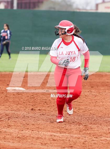 Thumbnail 3 in La Joya vs Economedes (La Joya Tournament) photogallery.
