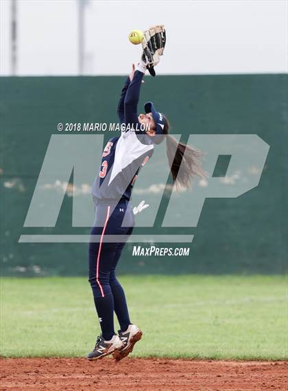 Thumbnail 1 in La Joya vs Economedes (La Joya Tournament) photogallery.