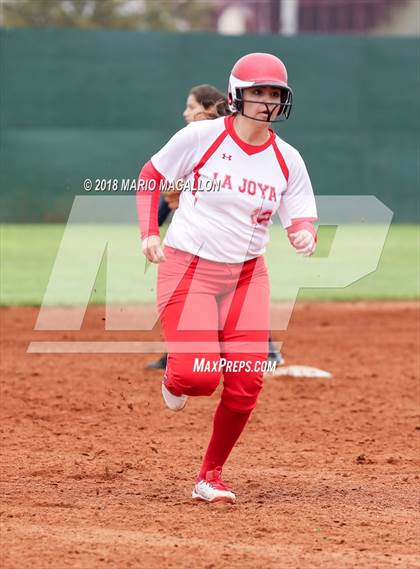 Thumbnail 3 in La Joya vs Economedes (La Joya Tournament) photogallery.