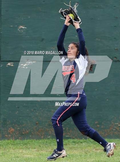 Thumbnail 2 in La Joya vs Economedes (La Joya Tournament) photogallery.