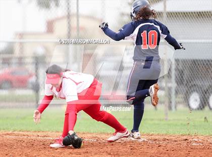 Thumbnail 2 in La Joya vs Economedes (La Joya Tournament) photogallery.