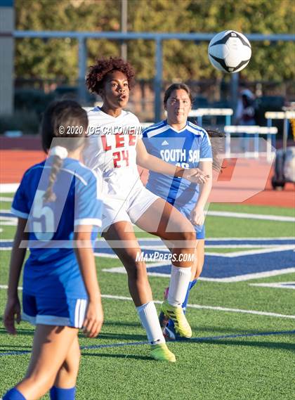 Thumbnail 2 in Lee [Robert E.] vs South San Antonio photogallery.