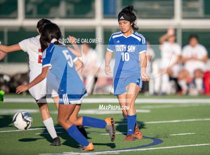 Thumbnail 2 in Lee [Robert E.] vs South San Antonio photogallery.