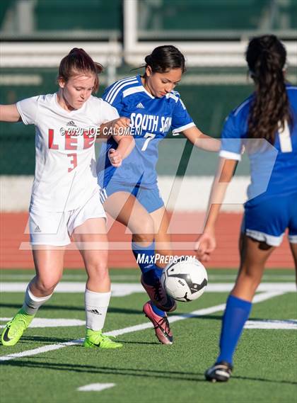 Thumbnail 1 in Lee [Robert E.] vs South San Antonio photogallery.