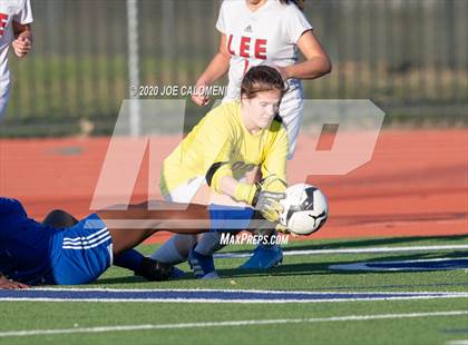 Thumbnail 2 in Lee [Robert E.] vs South San Antonio photogallery.