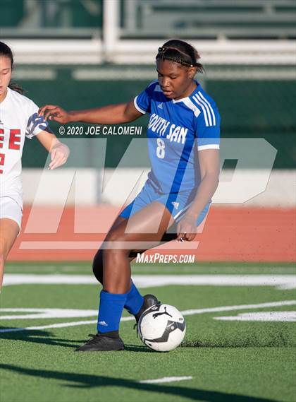Thumbnail 1 in Lee [Robert E.] vs South San Antonio photogallery.
