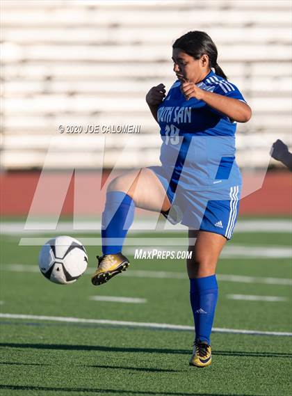 Thumbnail 2 in Lee [Robert E.] vs South San Antonio photogallery.