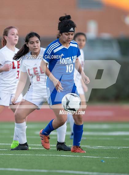 Thumbnail 3 in Lee [Robert E.] vs South San Antonio photogallery.
