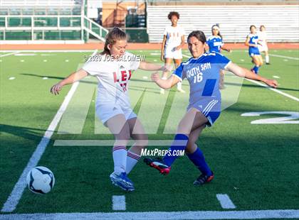 Thumbnail 3 in Lee [Robert E.] vs South San Antonio photogallery.