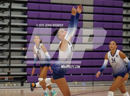 Thumbnail 2 in Sierra Canyon vs. Saint Francis (Durango Fall Classic) photogallery.