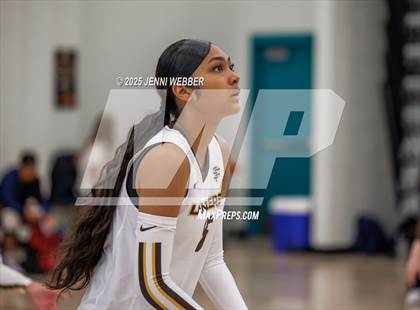 Thumbnail 2 in Sierra Canyon vs. Saint Francis (Durango Fall Classic) photogallery.