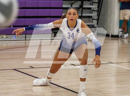 Thumbnail 2 in Sierra Canyon vs. Saint Francis (Durango Fall Classic) photogallery.