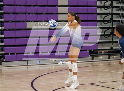 Thumbnail 2 in Sierra Canyon vs. Saint Francis (Durango Fall Classic) photogallery.