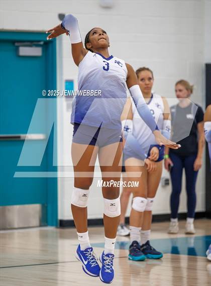 Thumbnail 3 in Sierra Canyon vs. Saint Francis (Durango Fall Classic) photogallery.