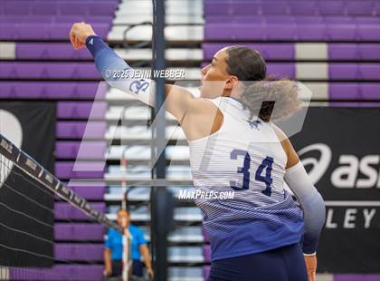 Thumbnail 2 in Sierra Canyon vs. Saint Francis (Durango Fall Classic) photogallery.