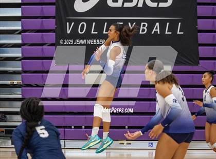 Thumbnail 3 in Sierra Canyon vs. Saint Francis (Durango Fall Classic) photogallery.