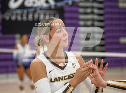 Thumbnail 3 in Sierra Canyon vs. Saint Francis (Durango Fall Classic) photogallery.